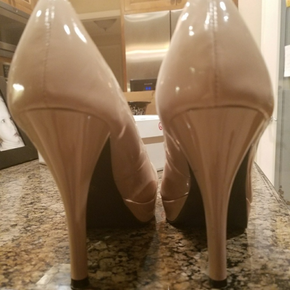 Isenboye Beige Platform - Picture 6 of 7